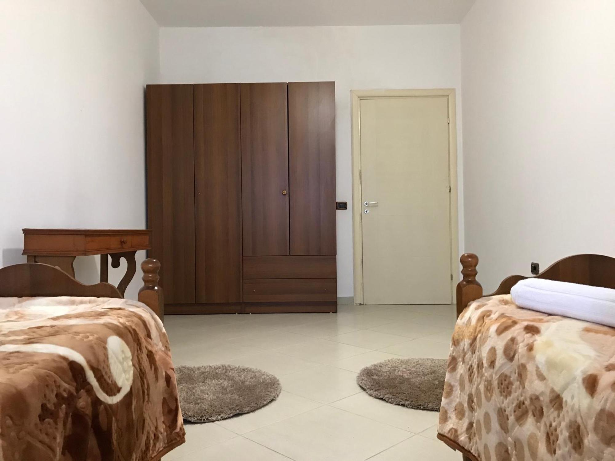 Home Sweet Home 1 - Guest House ティラナ 部屋 写真